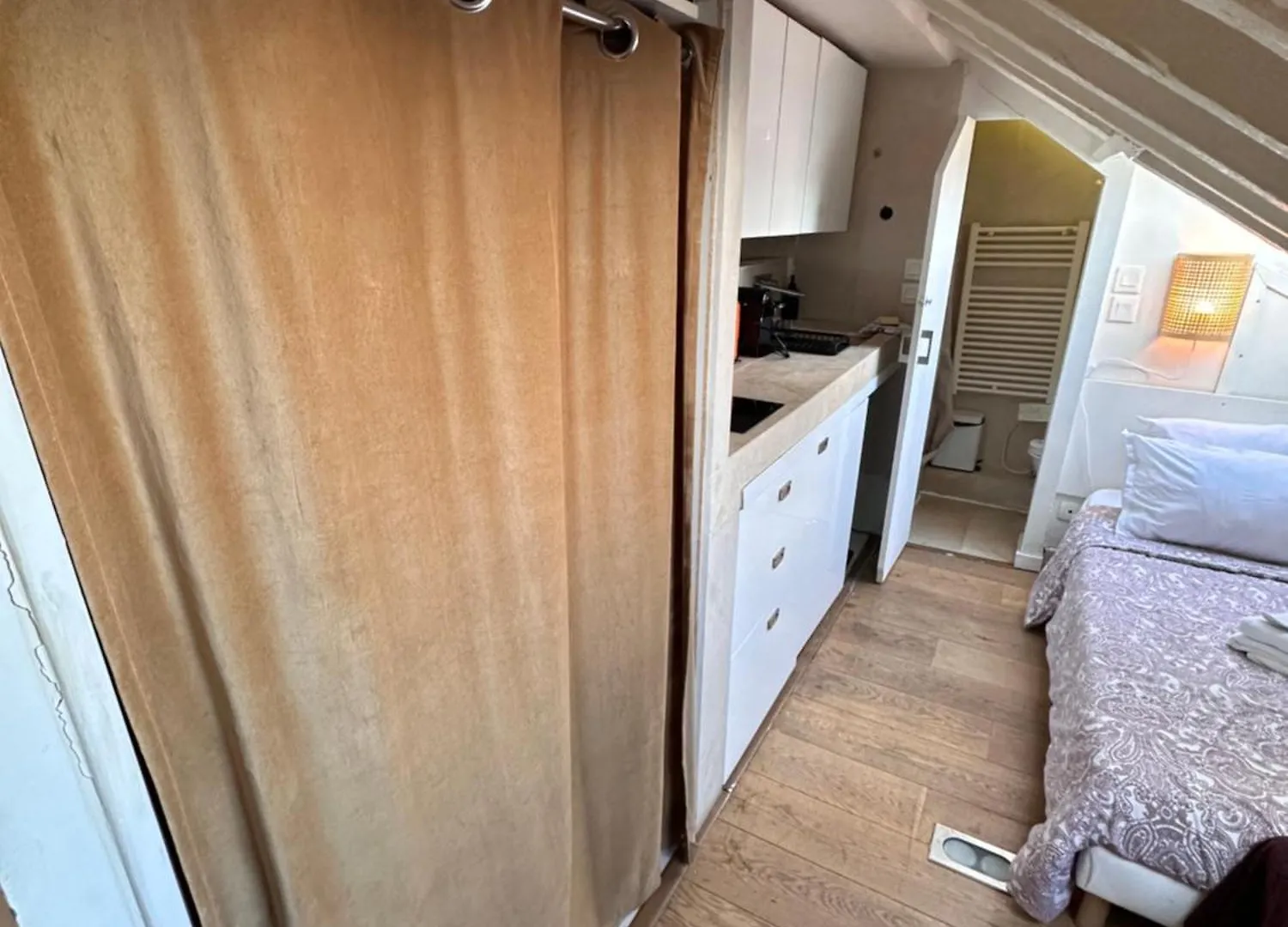 Marais Rooftop Studio - Metro Filles Du Calvaire Apartment Paris