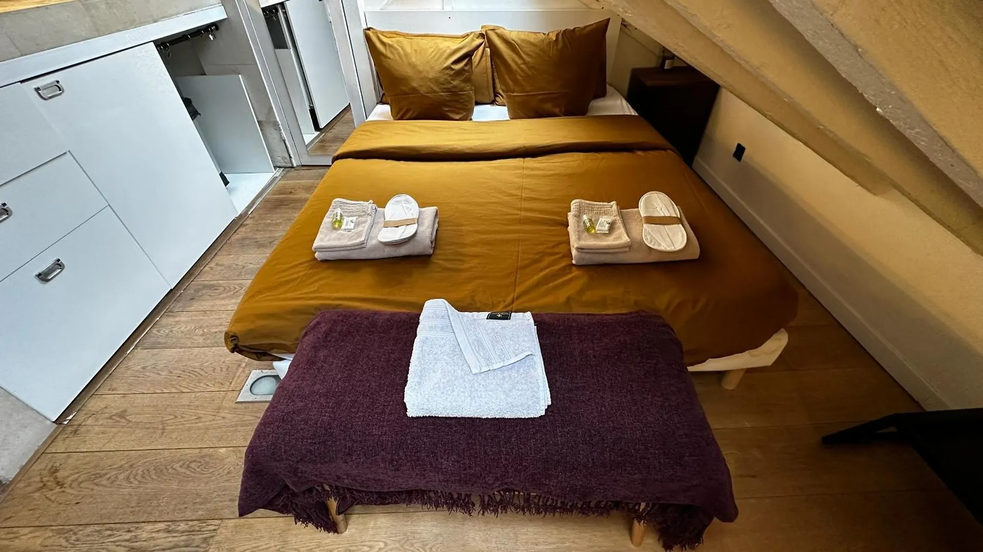 Marais Rooftop Studio - Metro Filles Du Calvaire Apartment Paris 0*,